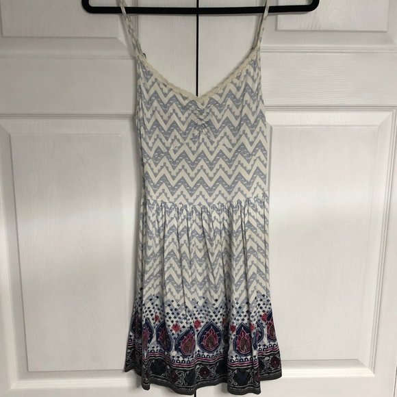 Hollister Printed stretchy dress - Picture 1 of 3